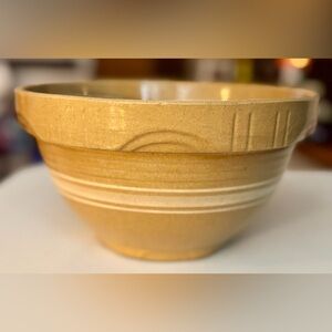 WATT POTTERY Yellow Ware Bowl Tan w/  White Stripes Scallop Design 9 Inches